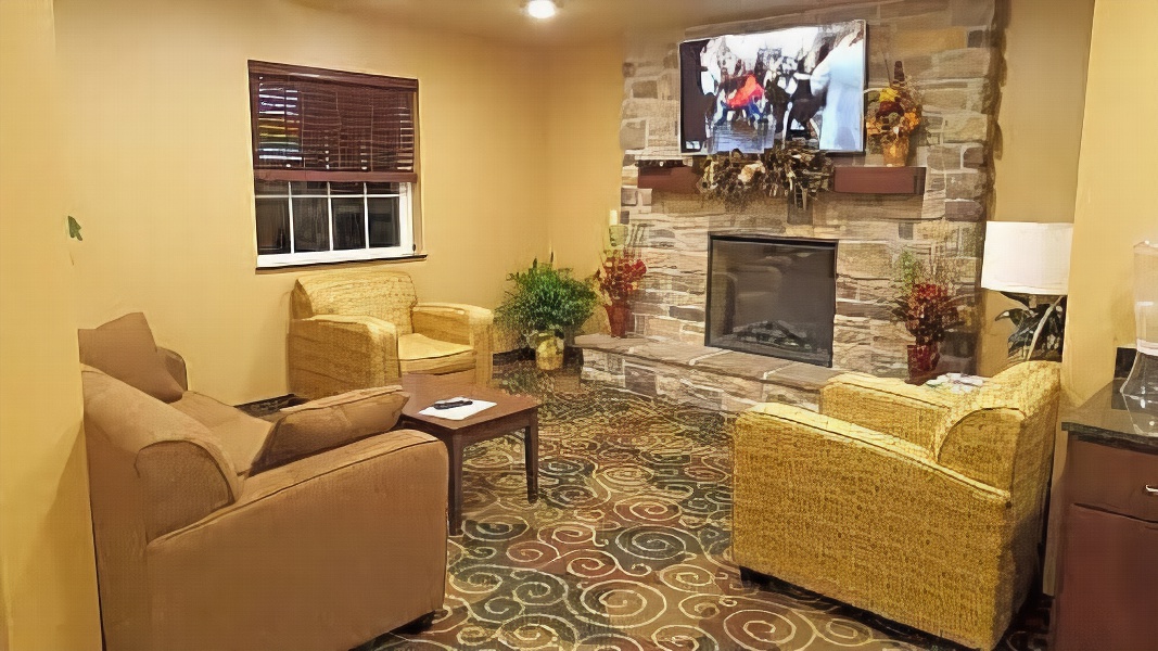 Cobblestone Inn & Suites - Cambridge