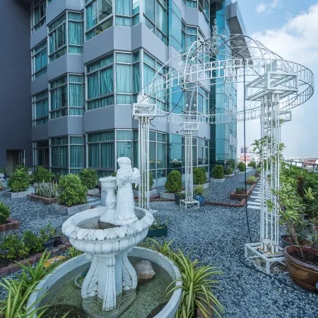 Siam Mandarina Hotel - Free BKK Airport Shuttle