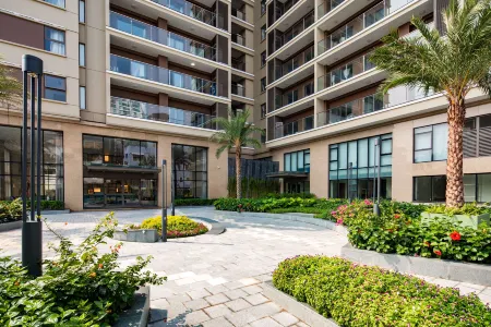 Oakwood Residence Hanoi Отели рядом с достопримечательностью «Hanoi Train Street»