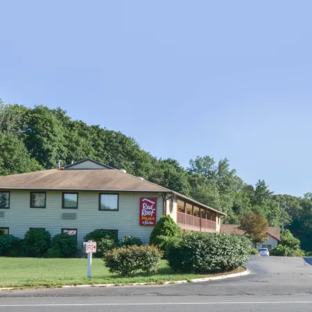 Red Roof Plus+ & Suites Guilford