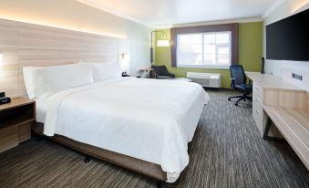 Holiday Inn Express & Suites Watsonville