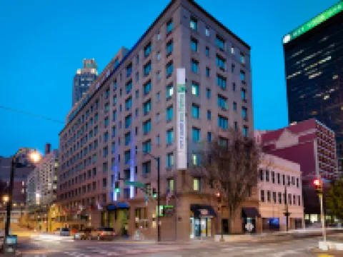 Holiday Inn Express & Suites ATLANTA DOWNTOWN by IHG Hotels near Zoo Atlanta