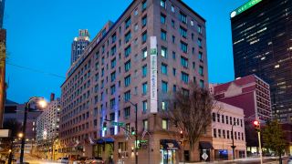 holiday-inn-express-and-suites-atlanta-downtown-an-ihg-hotel