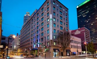 Holiday Inn Express & Suites Atlanta Downtown