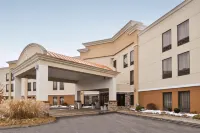 Holiday Inn Express Lewisburg/New Columbia Hotel dekat Bucknell University