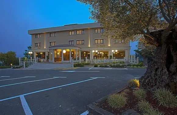 歐斯奧利弗斯酒店