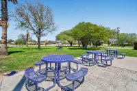 OYO Hotel Luling TX Downtown I-10/US-90