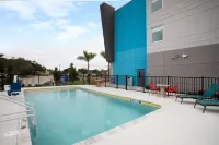 Tru by Hilton Bradenton I-75 - Pools
