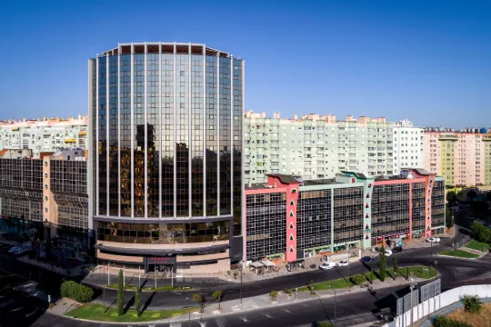 라마다 바이 윈덤 리스본 위치 및 교통