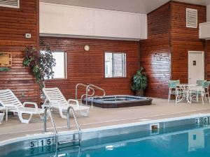 Quality Inn & Suites Boonville - Columbia