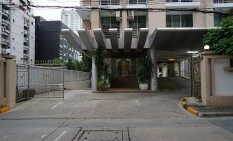 2A-2 Bedrooms3Bathrooms Downtown Bangkok Near Mrtbts