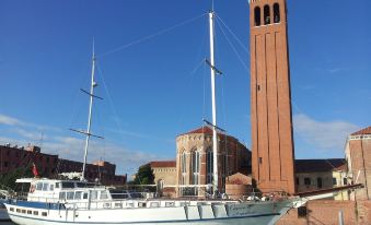 Venezia Boat & Breakfast Caicco Freedom