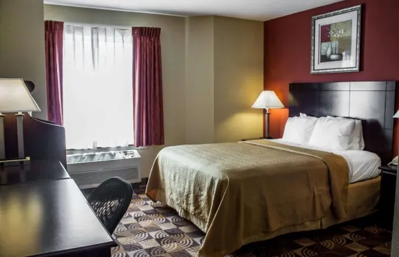 布藍茲維克裏夫蘭南凱藝酒店