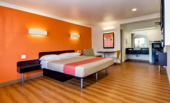 Motel 6 Garden Grove, CA