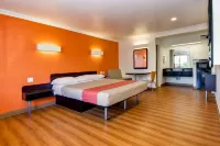 Motel 6 Garden Grove, CA