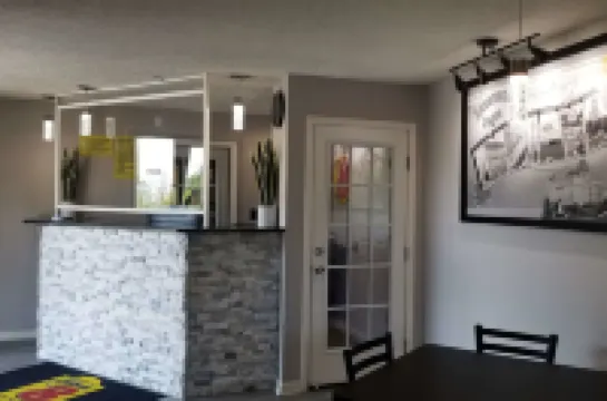 슈퍼 8 바이 윈덤 브라운스버그