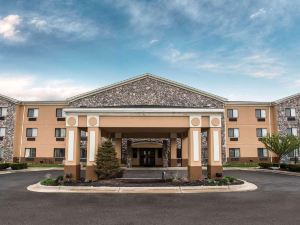 Econo Lodge Inn & Suites Monroe