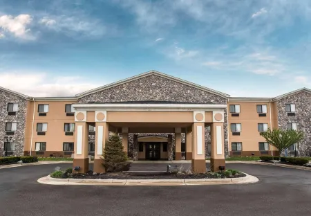 Econo Lodge Inn & Suites Monroe Отели в г. Monroe County