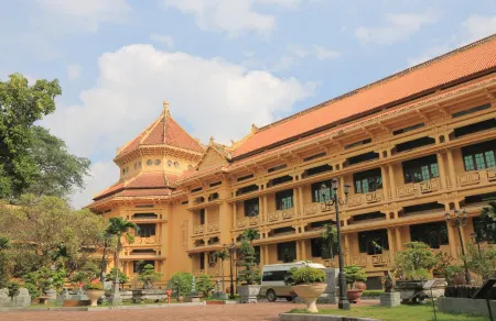 Khách sạn BH Riverside