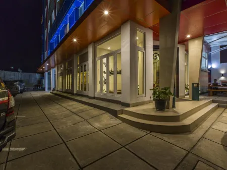 Sparks Odeon Sukabumi, ARTOTEL Curated Отели в г. Warudoyong