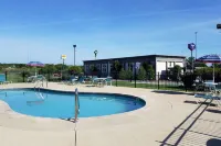 Quality Inn Austintown-Youngstown West - Pools