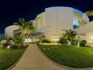 Live Aqua Beach Resort Cancun