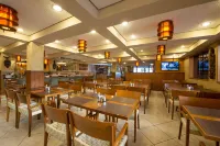 Magna Praia Hotel - Baarit