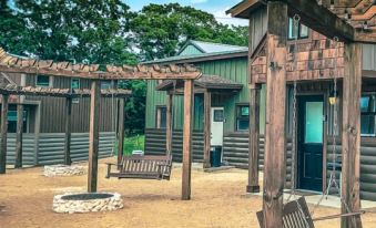 Tiny Home Vacations Resort - Housity