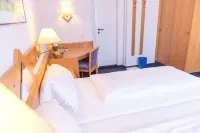 Tiptop Hotel Garni Pfauen Hotel a Vogtsburg im Kaiserstuhl