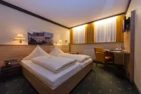 Hotel am Schloß GmbH Hotels in Weißenhorn