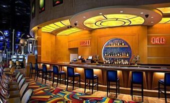Hollywood Casino & Hotel