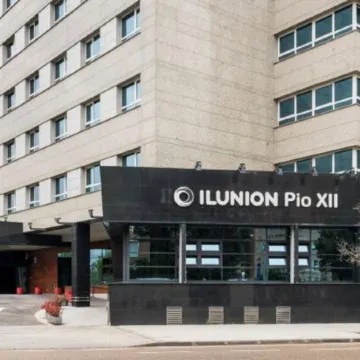 Ilunion Pio XII Отели рядом с достопримечательностью «Деловой центр "Четыре башни"»