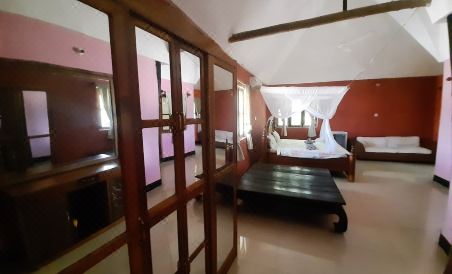 Kajibange Bar and Guesthouse - Housity