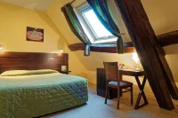 Logis des Trois Maures Các khách sạn gần Parc des Combes
