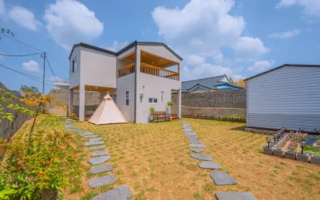 Geongju Aneuk Pension Отели рядом с достопримечательностью «Gyeongju National Park»