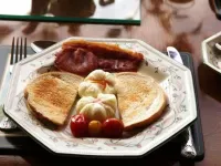Launard House - sarapan