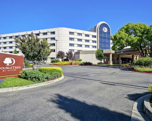 DoubleTree by Hilton Hotel Pleasanton at the Club Hotels in Pleasanton