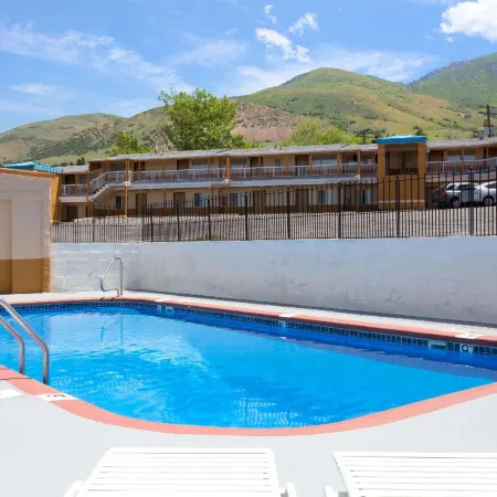 Howard Johnson by Wyndham Brigham City