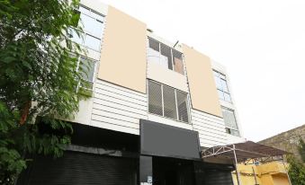 OYO 15994 Hotel Bullet Inn & Lounge