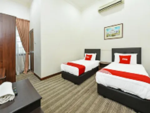 Capital O 90434 Marmoris House Hotels in Batu Rakit