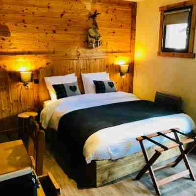 Logis Hôtel Les Ancolies Rooms