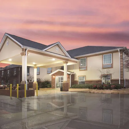 La Quinta Inn by Wyndham Calhoun South I-75