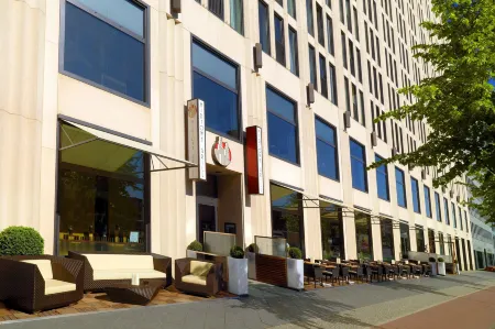 Berlin Marriott Hotel Отели рядом с достопримечательностью «Science Center Berlin»