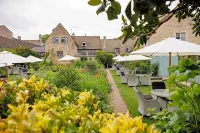 The Lamb Inn - parking