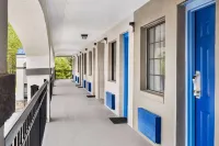 Days Inn by Wyndham Fulton - Gym