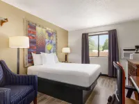 Baymont by Wyndham Hutchinson Hotels in Reno County