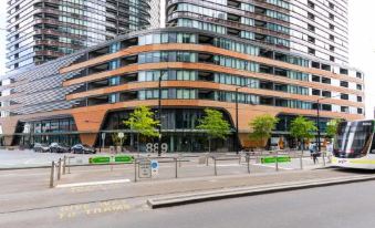 Melbourne Lifestyle Apartments - Best Views on Collins