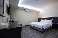 S Hotel