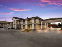 Best Western Deer Park Inn  Suites Hotels in Deer Park