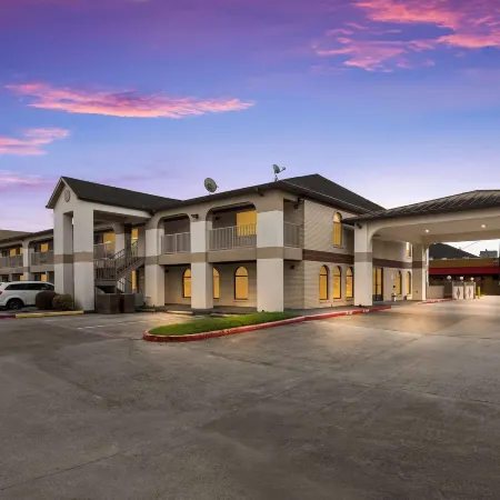 Best Western Deer Park Inn  Suites